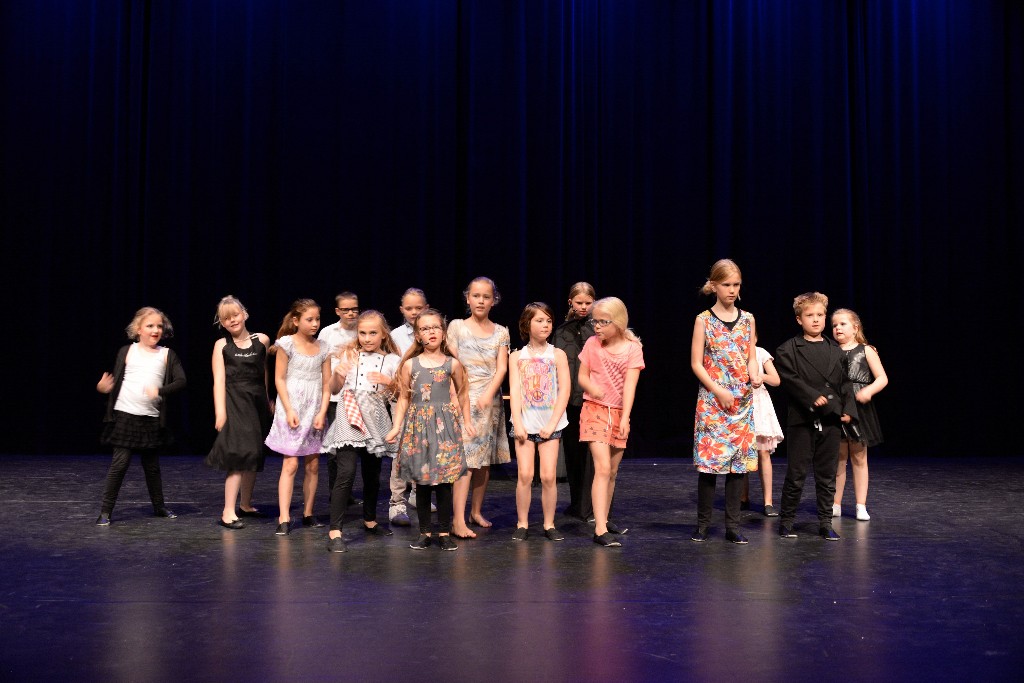 ../Images/Musical Nanny de Vries 132.jpg